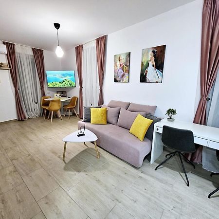 Lovely New Balcony Apartment Cismigiu Park - Pop5 Βουκουρέστι Εξωτερικό φωτογραφία
