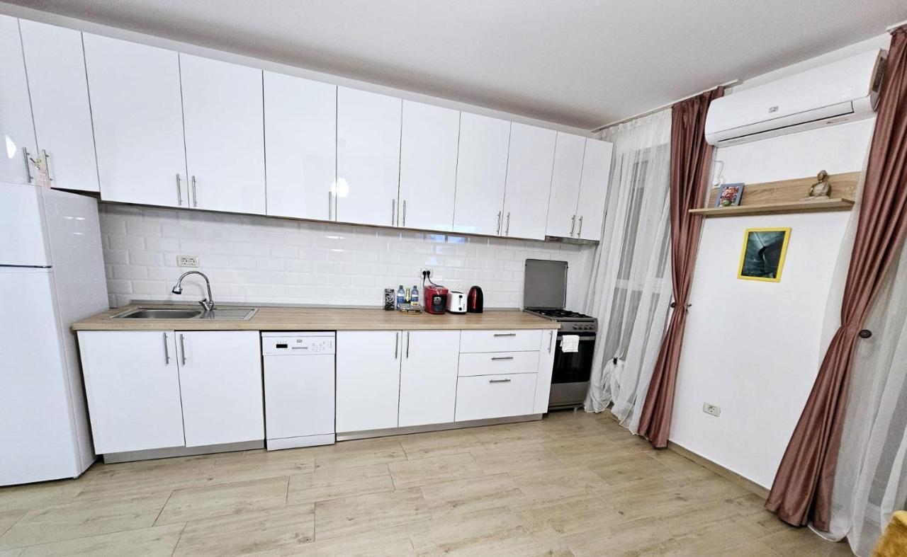 Lovely New Balcony Apartment Cismigiu Park - Pop5 Βουκουρέστι Εξωτερικό φωτογραφία